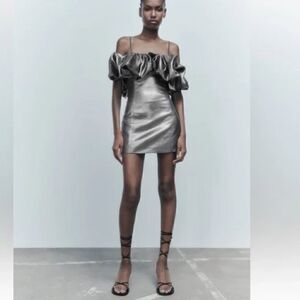 Zara Voluminous Short Dress Size Small